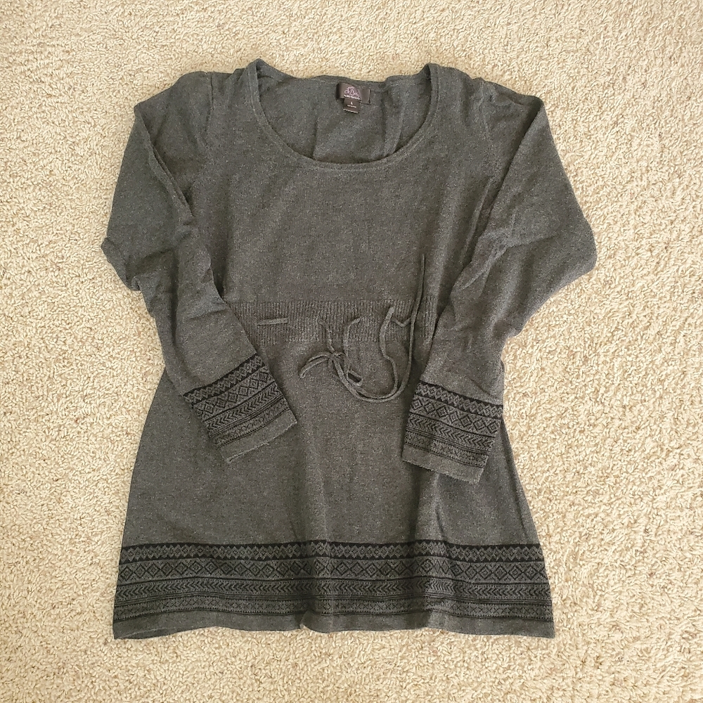 Maternity sweater size L